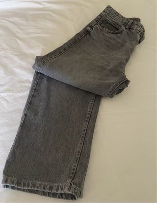 Pantalón baggy gris. “Pull & Bear” T/40