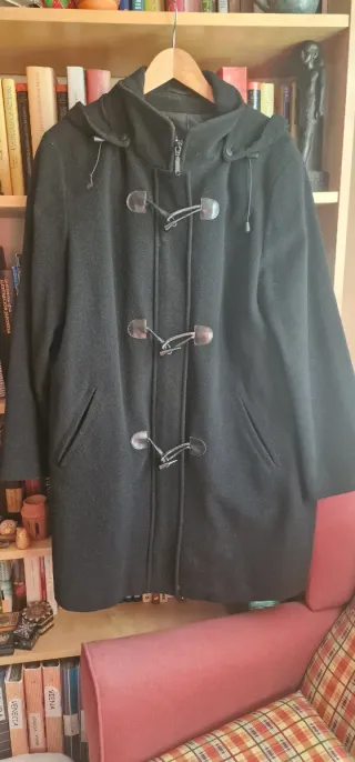 Trenca mujer negra con capucha