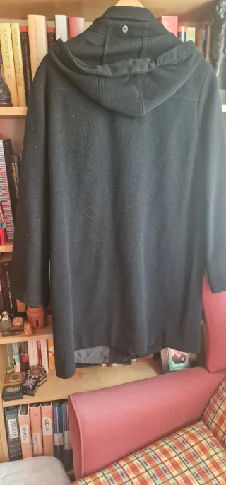 Trenca mujer negra con capucha