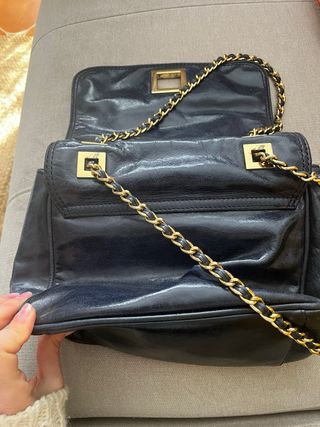 Bolso Pedro del Hierro azul marino y dorado