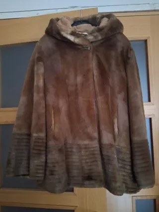 Abrigo de piel marrón