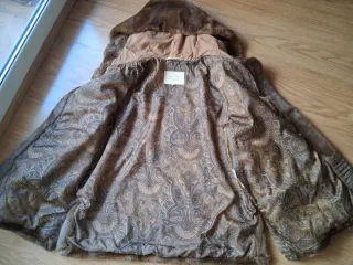 Abrigo de piel marrón