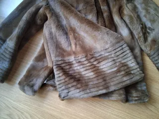 Abrigo de piel marrón