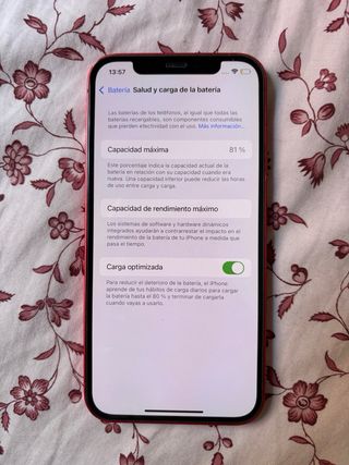 iPhone 12 Rojo 81% Batería