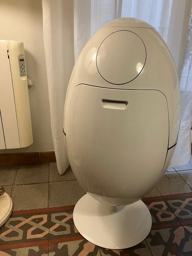 Papelera de reciclaje moderna