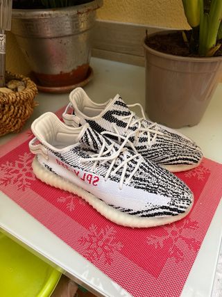 Adidas Yeezy Boost 350 V2 Zebra