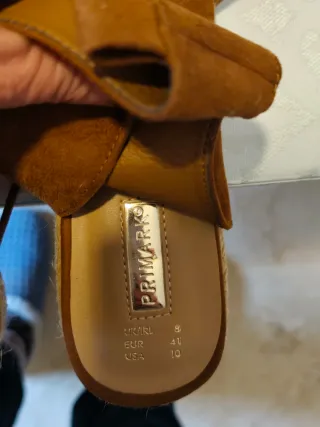 Sandalias de ante marrón con cordones