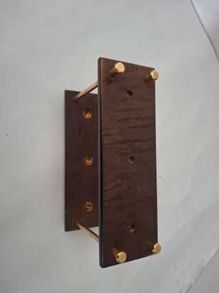 Expositor Sobremesa Madera y Metal Dorado