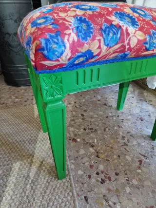 Pouf o poggiapiedi antico in legno rinnovato