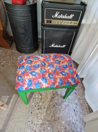 Pouf o poggiapiedi antico in legno rinnovato