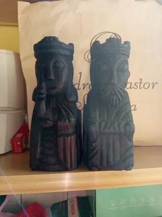 Figuras de ajedrez antiguas de madera