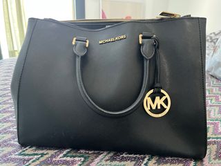 Bolso Michael Kors Sutton Mediano Negro