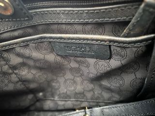 Bolso Michael Kors Sutton Mediano Negro