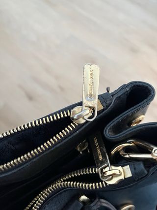 Bolso Michael Kors Sutton Mediano Negro