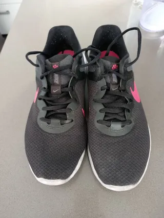 Zapatillas Nike Negras y Rosas