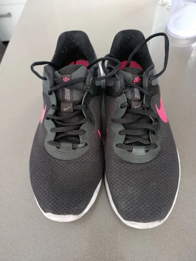 Zapatillas Nike Negras y Rosas