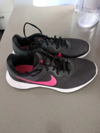 Zapatillas Nike Negras y Rosas