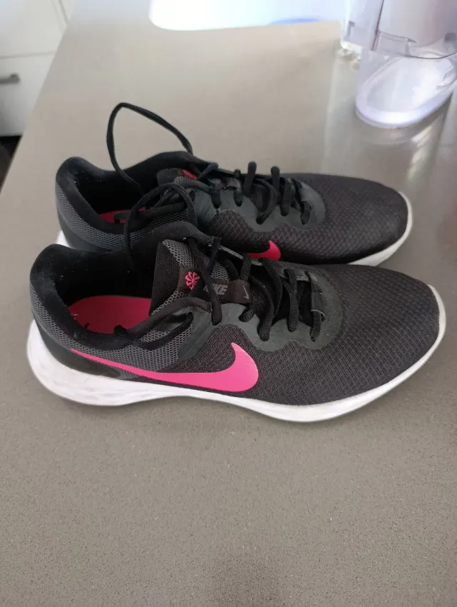 Zapatillas Nike Negras y Rosas