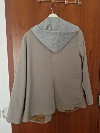 Americana sport beige y gris