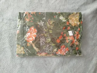 Pañuelo estampado flores verde y naranja