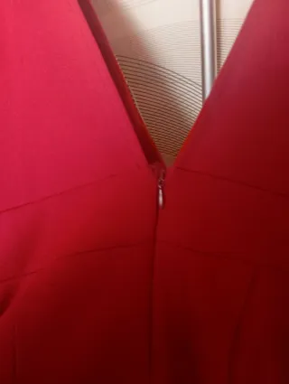 Espectacular Vestido Rojo. Fina  Pedrería en Plata