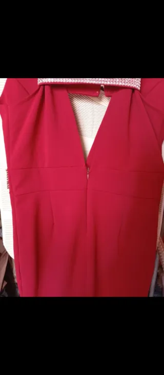 Espectacular Vestido Rojo. Fina  Pedrería en Plata