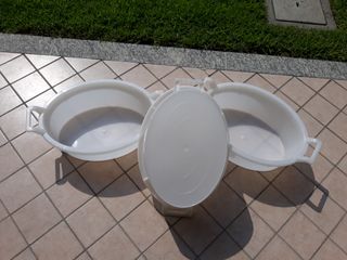 Catini ovali bianchi con manici