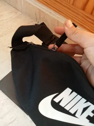 Riñonera Nike Negra