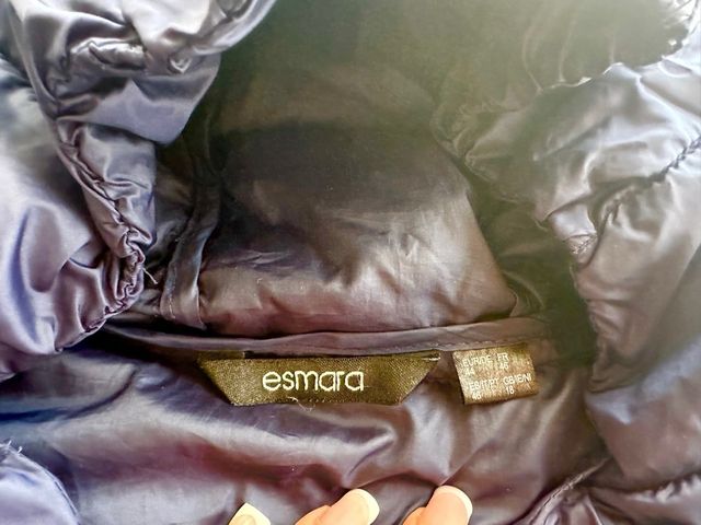 Anorak acolchado tipo plumas.