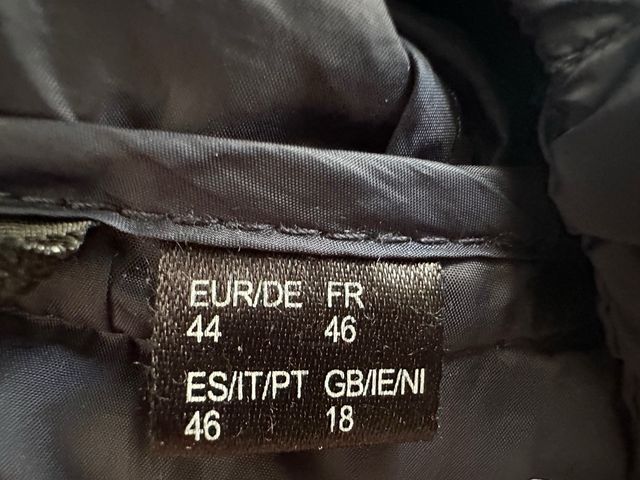 Anorak acolchado tipo plumas.