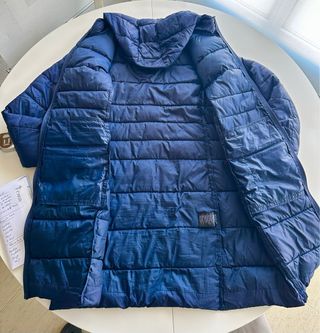 Anorak acolchado tipo plumas.