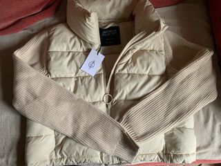 Chaqueta Zara acolchada punto beige Talla S
