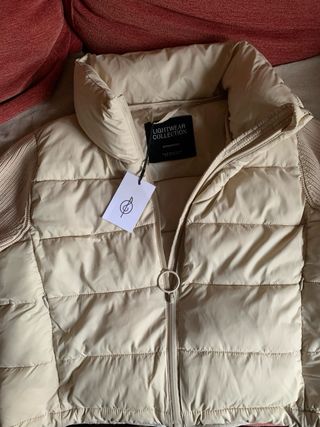 Chaqueta Zara acolchada punto beige Talla S