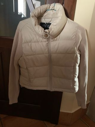 Chaqueta Zara acolchada punto beige Talla S