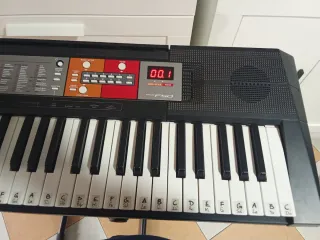 Teclado Yamaha F50