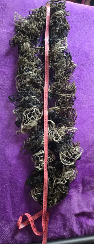 Bufanda de hilo con volantes