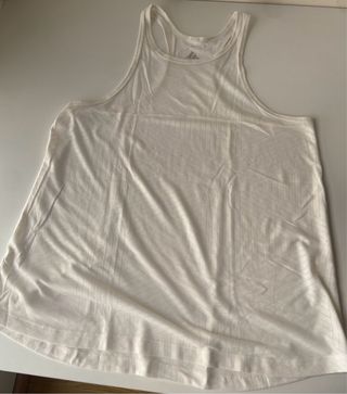 Camiseta deportiva Adidas blanca