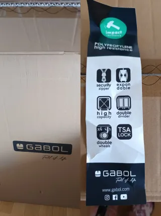 Maleta Grande Nueva con Etiquetas