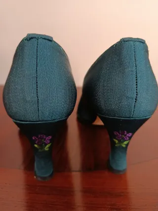 Zapatos de vestir con tacón,flor en el tacón