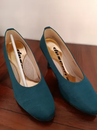 Zapatos de vestir con tacón,flor en el tacón