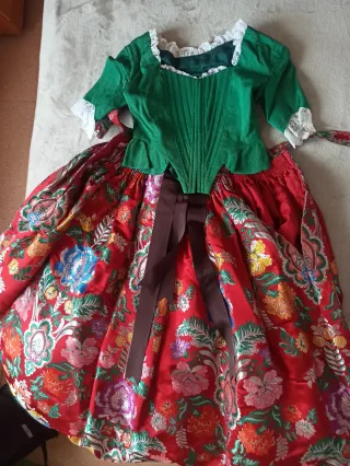 Traje de Fallera Verde y Rojo