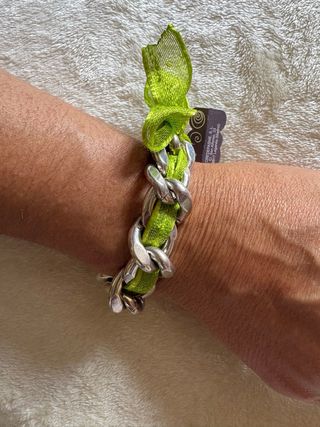 Pulsera Ciclón Plata y Tela Verde