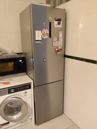 Nevera Combi AEG Serie 8000 Bajo Consumo