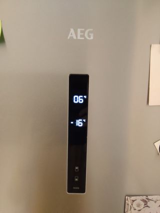 Nevera Combi AEG Serie 8000 Bajo Consumo