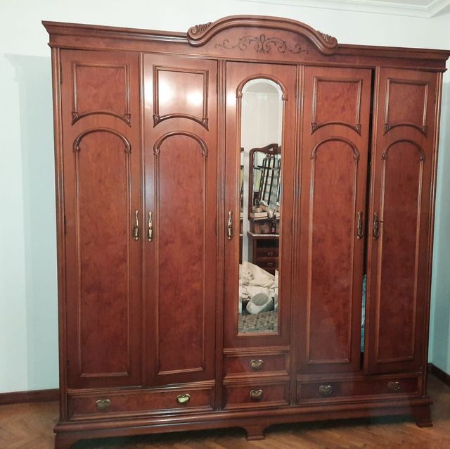 Guardaroba Classico in Legno Nobile