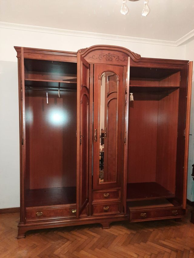 Guardaroba Classico in Legno Nobile