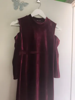 Vestido de terciopelo color burdeos/granate