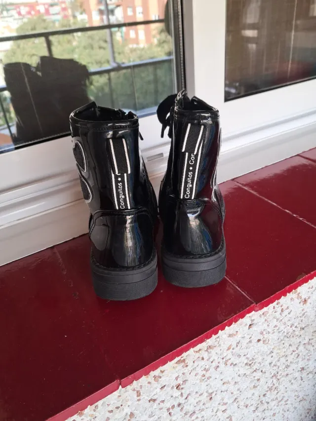 Botas Conguitos Talla 32 Charol Corazones