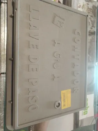 Puerta armario contador obra PVC