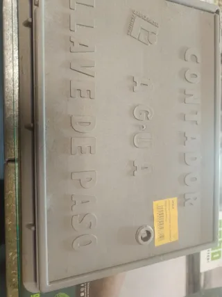 Puerta armario contador obra PVC